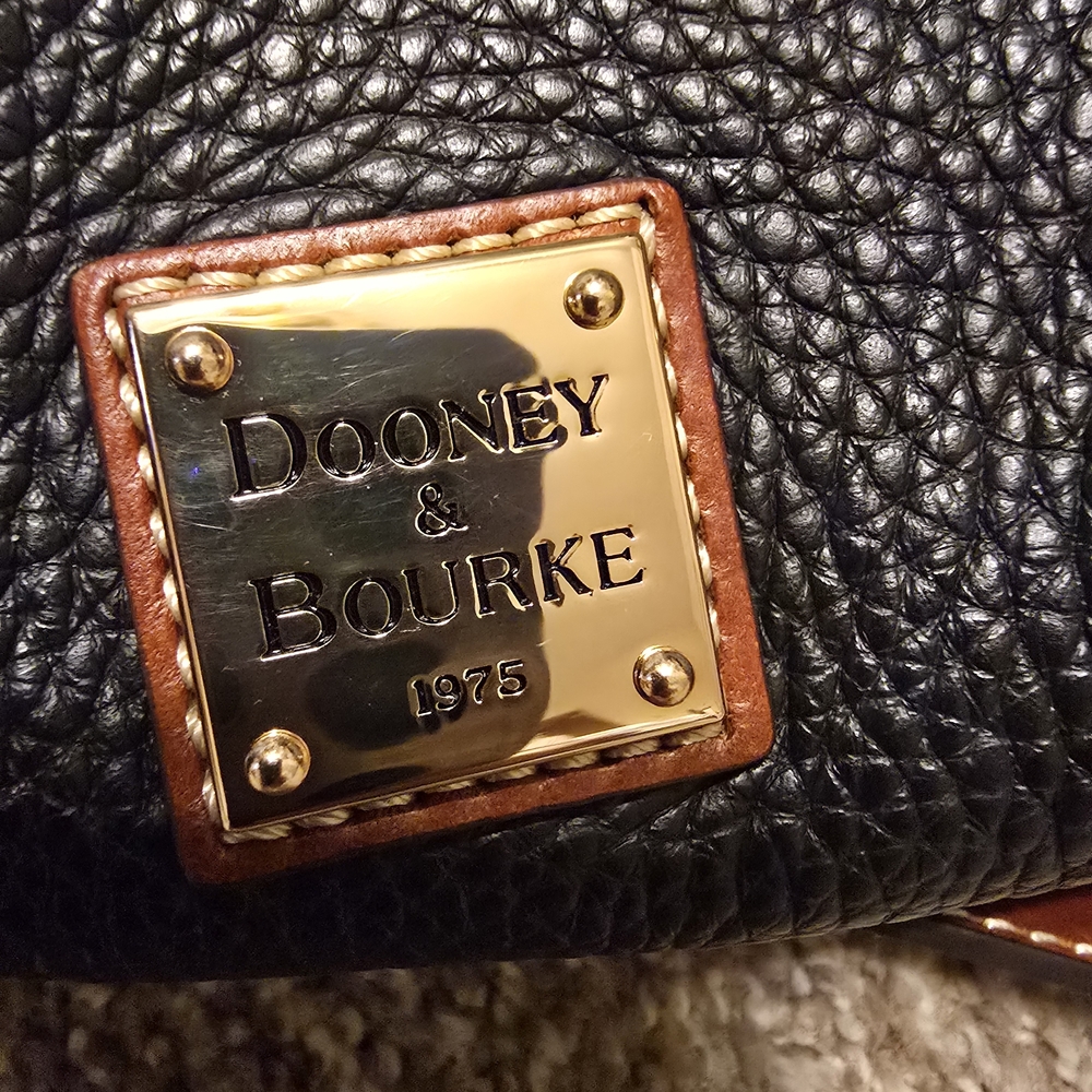 Dooney & Bourke Pebble Grain Satchel. Mediun Black, Like New. - Picture 2 of 7